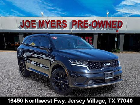 Certified 2023 Kia Sorento SX AWD/4WD image 1