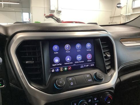 Used 2023 GMC Acadia SLE w/ Driver Convenience Package FWD image 9