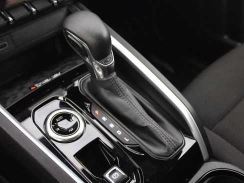 Used 2023 Chevrolet Colorado LT w/ LT Convenience Package II image 42