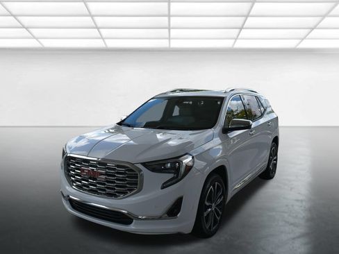 Used 2018 GMC Terrain Denali w/ Advanced Safety Package FWD image 5