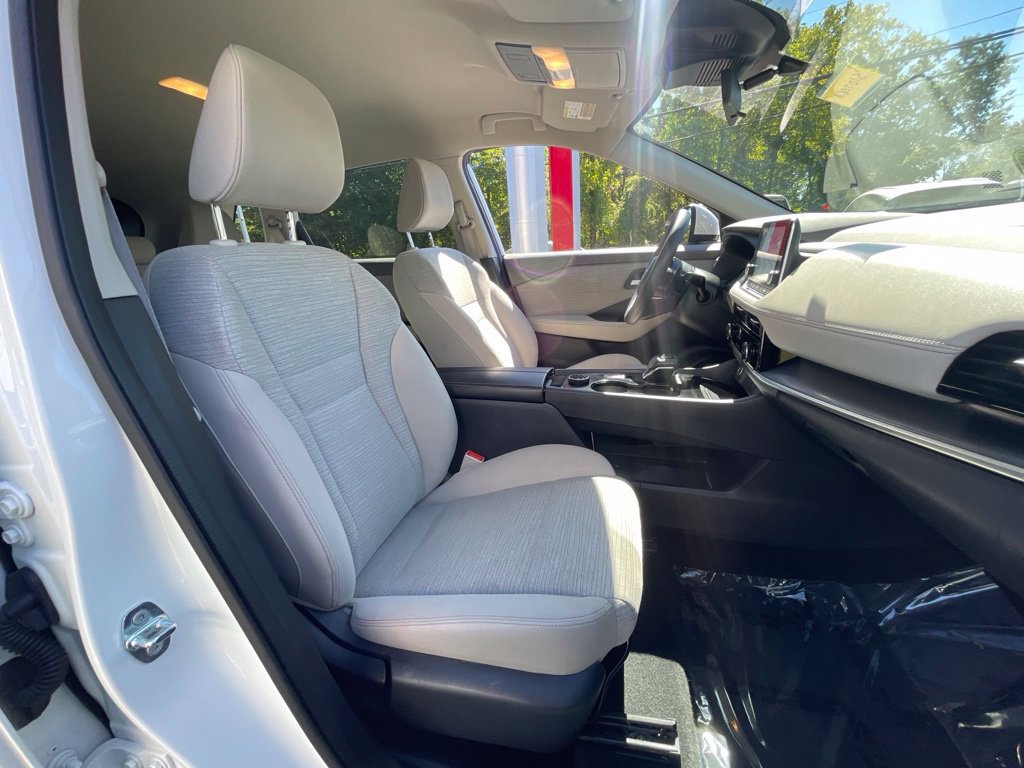 Certified 2021 Nissan Rogue SV AWD/4WD image 17