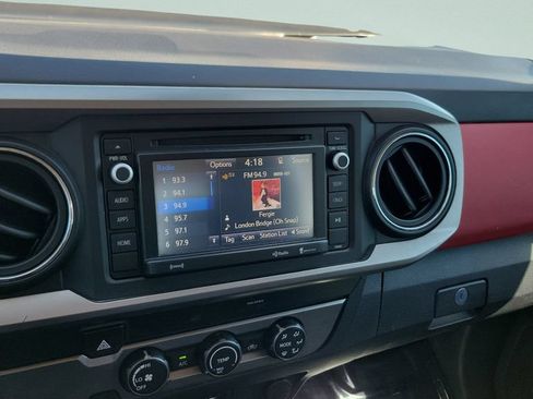 Used 2019 Toyota Tacoma SR5 RWD image 14