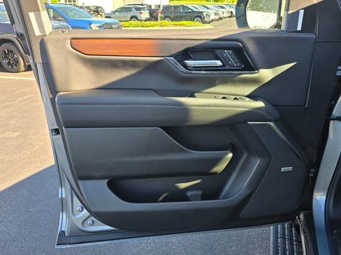 New 2026 GMC Yukon XL Denali w/ Sun & Power Step Package AWD/4WD image 12