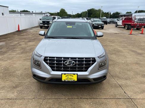 New 2026 Hyundai Venue SEL FWD image 17