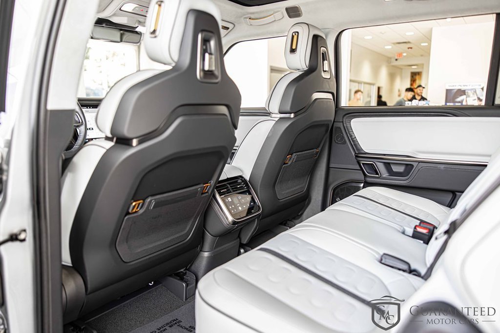 Used 2024 Rivian R1S Adventure Dual AWD/4WD image 33
