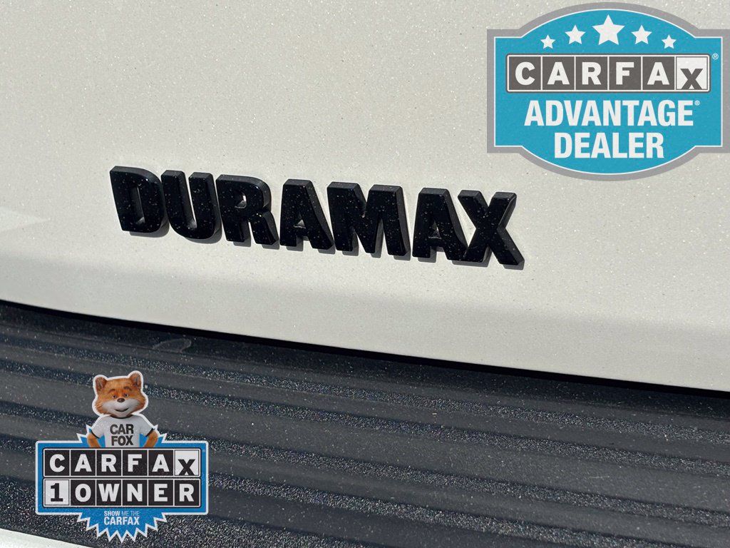 Used 2025 Chevrolet Suburban High Country AWD/4WD image 38