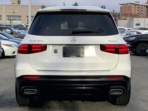 Certified 2024 Mercedes-Benz GLB 250 4MATIC image 3
