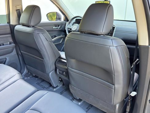 Used 2025 Nissan Pathfinder Platinum w/ Cargo Package AWD/4WD image 34