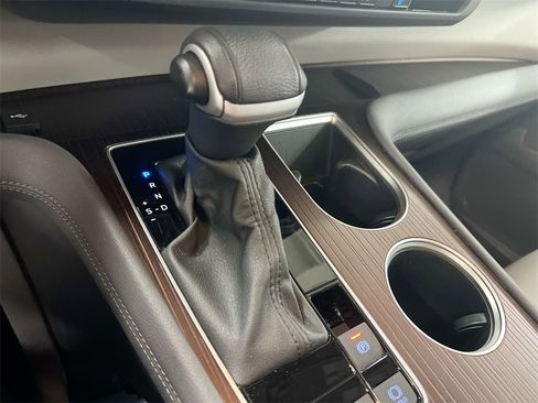 Used 2024 Toyota Sienna XLE image 16