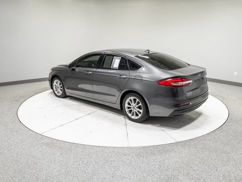 Used 2020 Ford Fusion SE FWD image 30