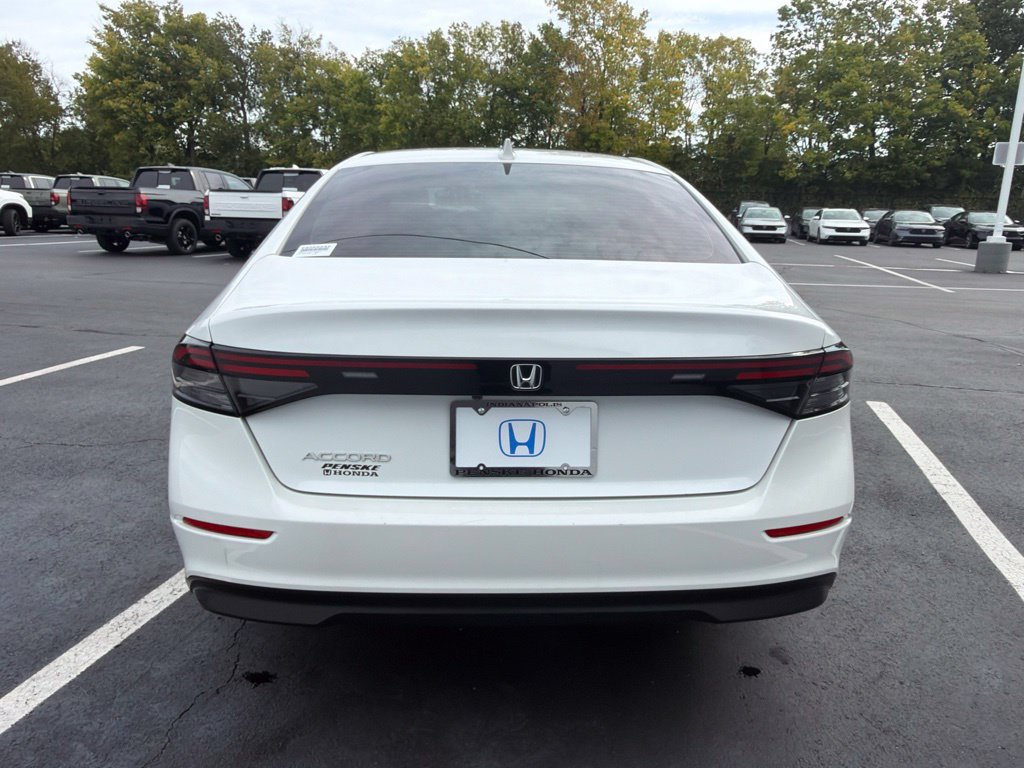 Used 2023 Honda Accord EX image 4