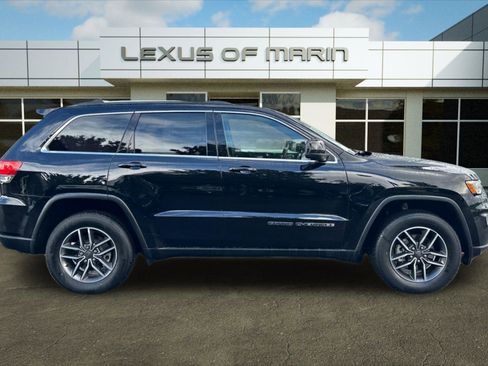 Used 2019 Jeep Grand Cherokee Laredo w/ Laredo X Package image 7