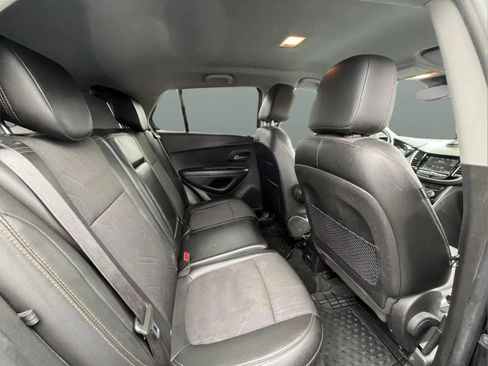 Used 2019 Chevrolet Trax LT w/ LT Convenience Package AWD/4WD image 9