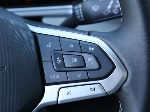 New 2026 Volkswagen Taos SE image 31