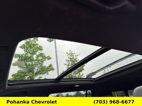 Used 2023 Chevrolet Suburban Z71 w/ Luxury Package AWD/4WD image 19