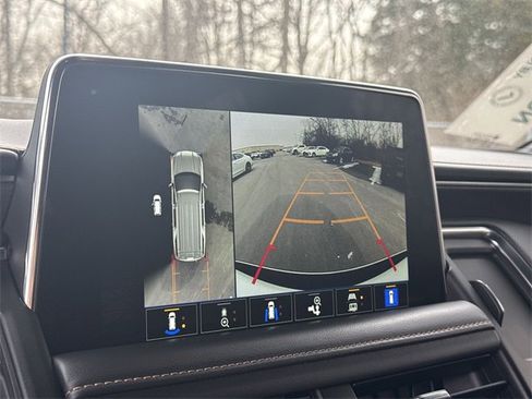 Used 2022 GMC Yukon AT4 w/ AT4 Premium Plus Package image 17