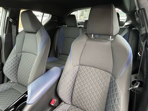 Used 2021 Toyota C-HR XLE FWD image 18