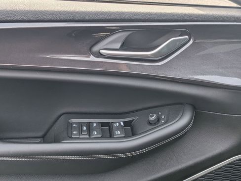 Certified 2021 Jeep Grand Cherokee L Laredo w/ Luxury Tech Group I image 11