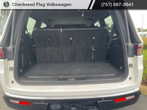 Used 2024 Jeep Wagoneer Series II w/ Flexible Seating Group AWD/4WD image 33