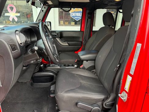 Used 2017 Jeep Wrangler Unlimited Sport AWD/4WD image 18