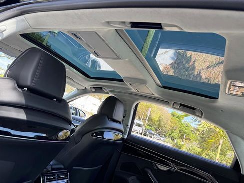 Used 2020 Audi S8 L image 16