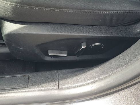 Used 2019 Ford Fusion SE FWD image 16