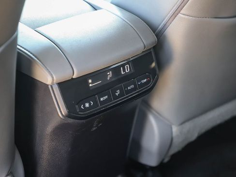 Used 2023 Toyota Highlander Limited FWD image 20