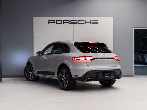 Certified 2026 Porsche Macan AWD/4WD image 3