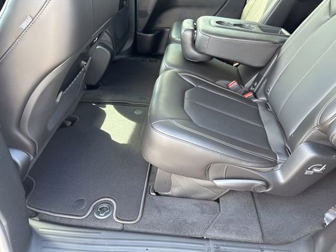 New 2026 Chrysler Pacifica Select w/ S Appearance Package FWD image 22