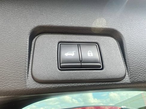 Certified 2023 Nissan Rogue SV w/ SV Premium B Package AWD/4WD image 15