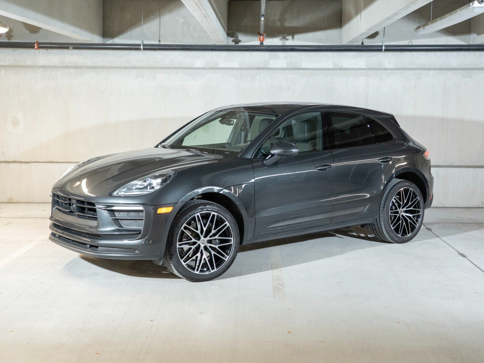 Certified 2026 Porsche Macan AWD/4WD image 1