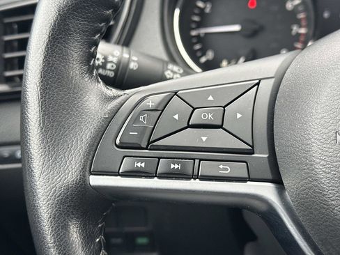 Used 2021 Nissan Rogue Sport SL w/ Premium Package image 21