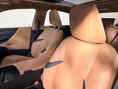 Used 2025 Lexus ES 350 w/ Premium Package FWD image 18