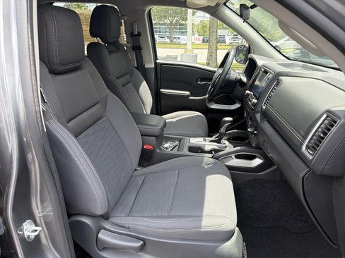 Used 2024 Nissan Frontier SV w/ SV Convenience Package RWD image 35