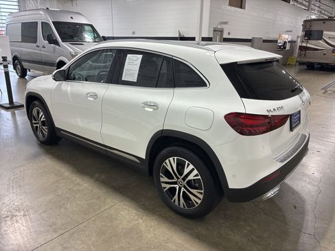Used 2025 Mercedes-Benz GLA 250 4MATIC image 5