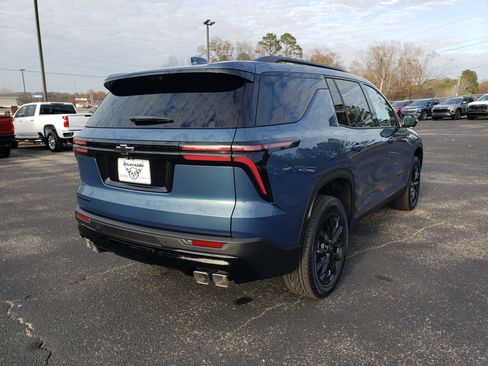 New 2026 Chevrolet Traverse LT w/ Midnight/Sport Edition image 4