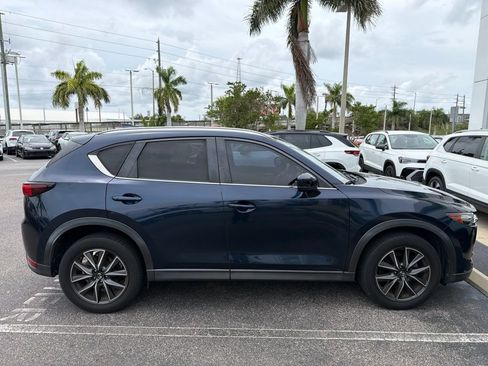 Used 2018 MAZDA CX-5 Touring w/ Preferred Equipment Package FWD image 4