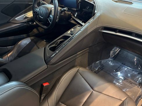 Used 2022 Chevrolet Corvette Stingray Coupe w/ Z51 Performance Package RWD image 13