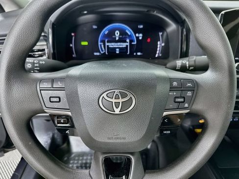 Used 2025 Toyota Camry LE w/ Convenience Package FWD image 18