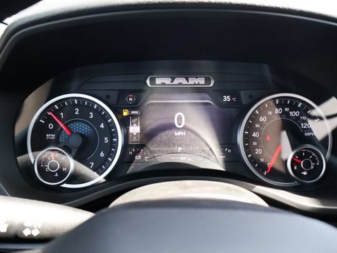 New 2026 RAM 1500 Express AWD/4WD image 17