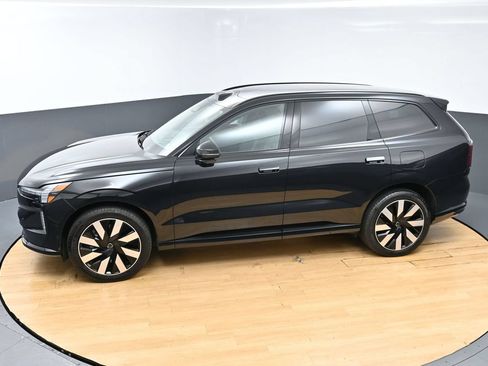 Used 2025 Volvo EX90 Ultra w/ Protection Package Premier AWD/4WD image 6