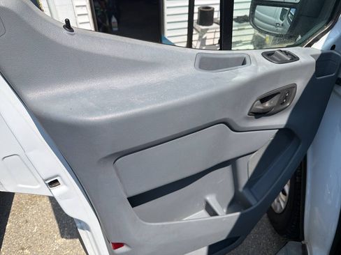 Used 2018 Ford Transit 250 130 Low Roof w/ Exterior Upgrade Package RWD image 10