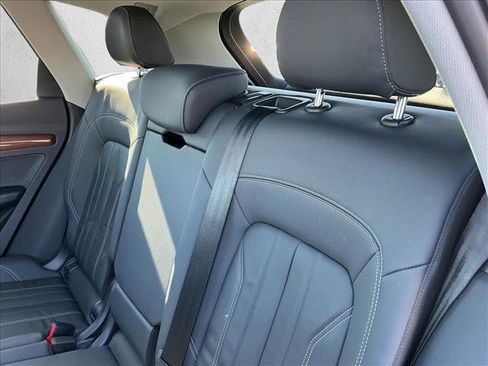 Used 2023 Audi Q5 2.0T Premium w/ Convenience Package image 14