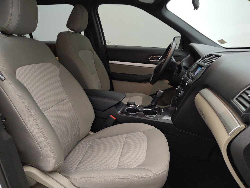 Used 2018 Ford Explorer 4WD w/ Class II Trailer Tow Package image 21