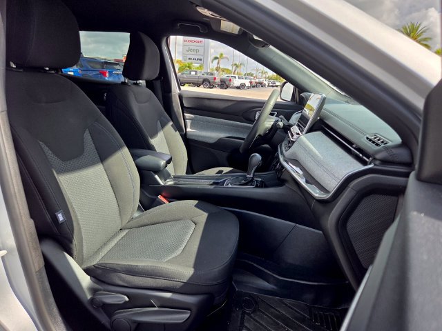 Used 2024 Jeep Compass Sport AWD/4WD image 16