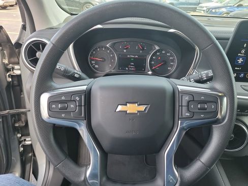 Used 2025 Chevrolet Blazer LT FWD image 23