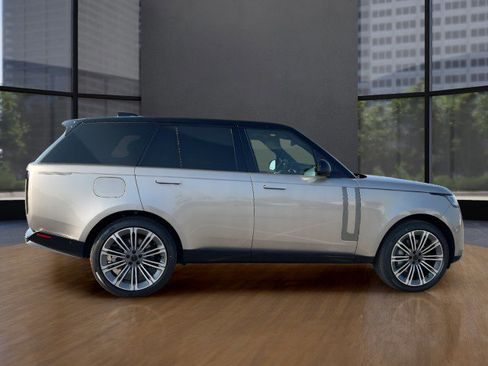 New 2026 Land Rover Range Rover SE image 17