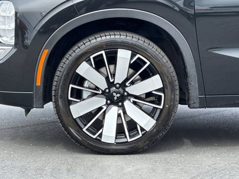 Used 2025 Mitsubishi Outlander SEL image 28