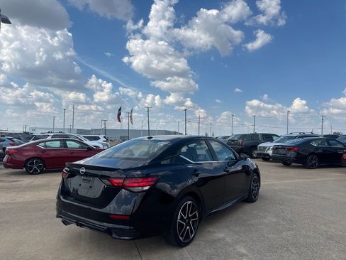 Certified 2025 Nissan Sentra SR FWD image 20