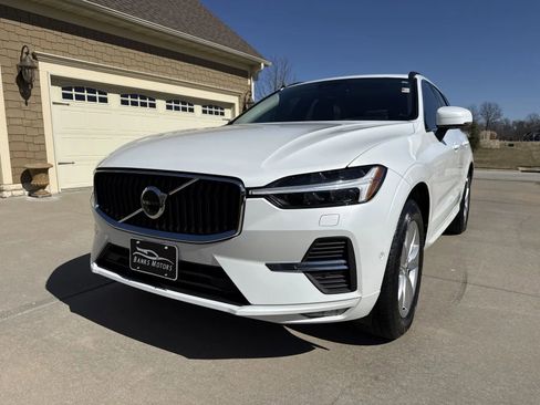 Used 2022 Volvo XC60 B5 Momentum image 27